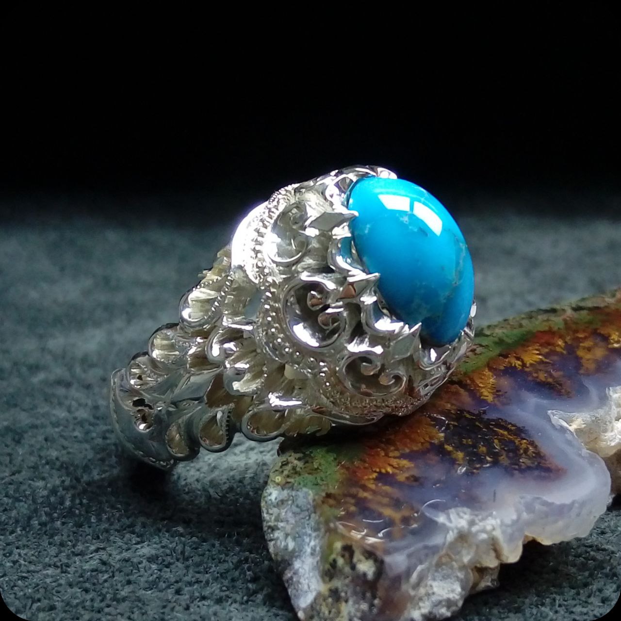 Hiraola's Product Image